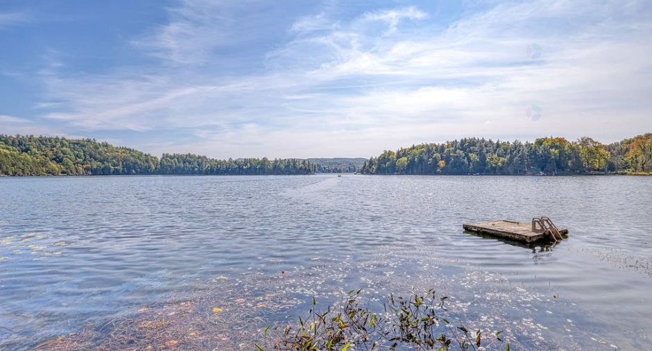 Accès au plan d'eau