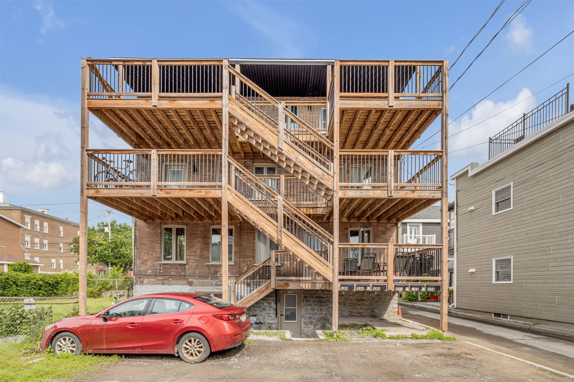 Propriété à revenus à vendre, Québec