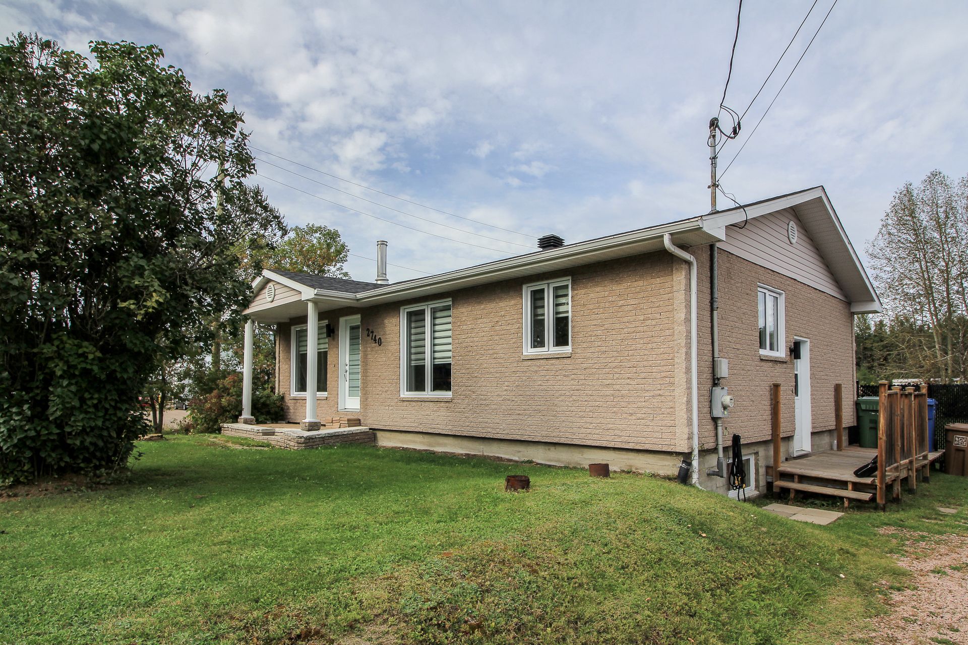 2740 Boul. de la Grande-Baie N. — photo 1