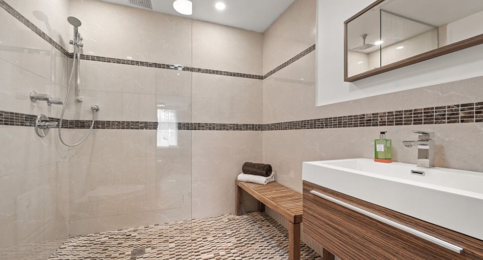 Salle de bains attenante à la CCP