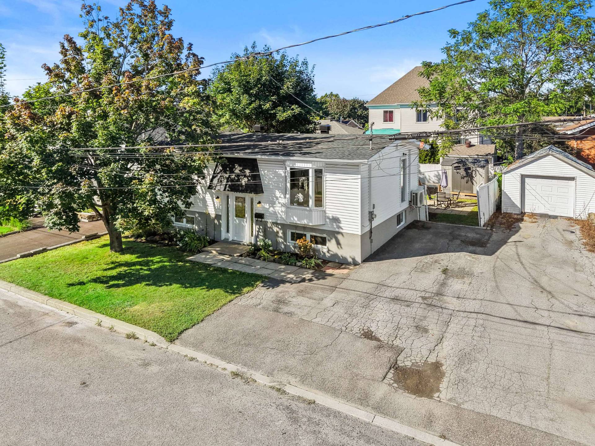 1174 Rue Brière — photo 2