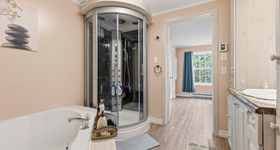 Salle de bains attenante à la CCP