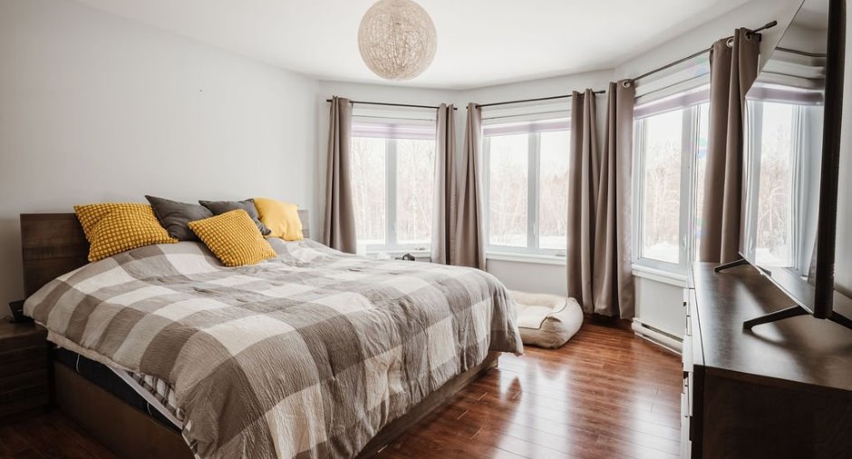 Primary bedroom