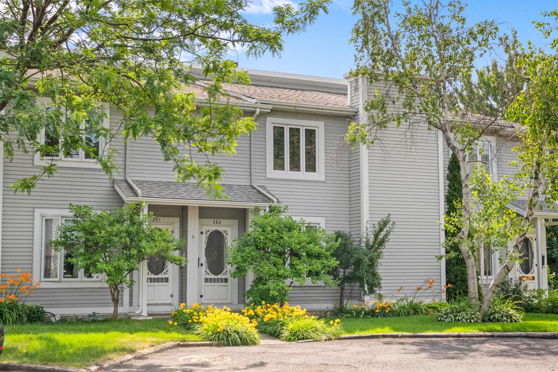 282Z Rue Jean-Talon — photo 1