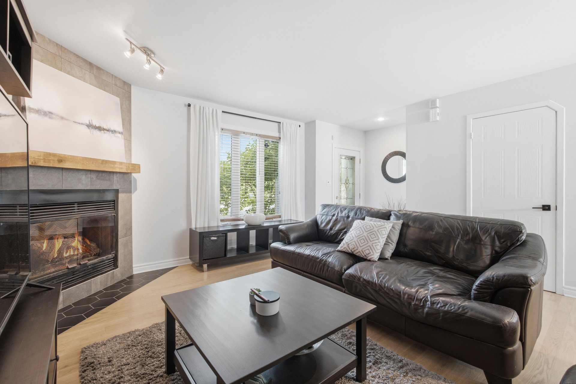 282Z Rue Jean-Talon — photo 2
