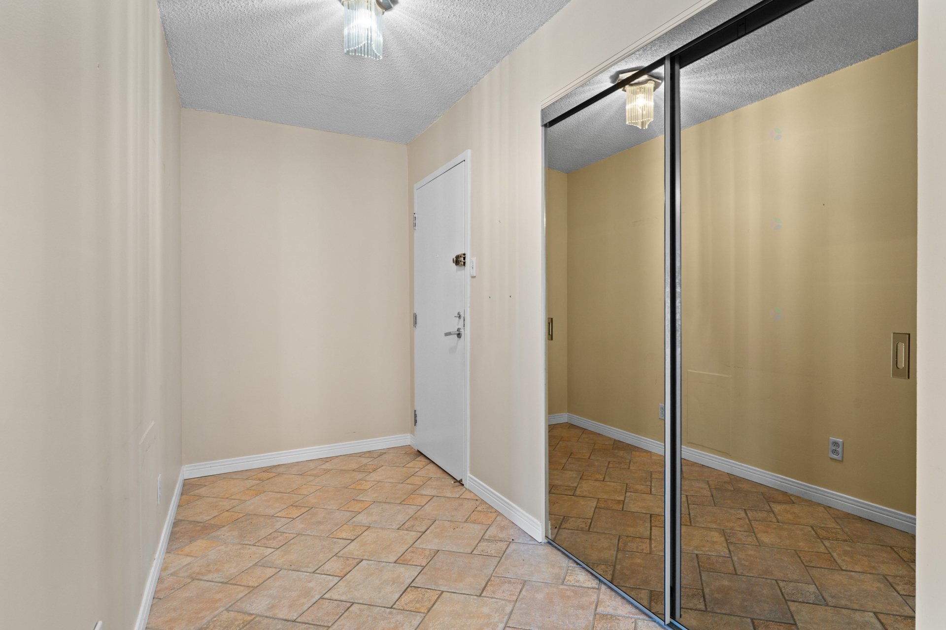 7011 Av. Lionnaise (#506) — photo 3