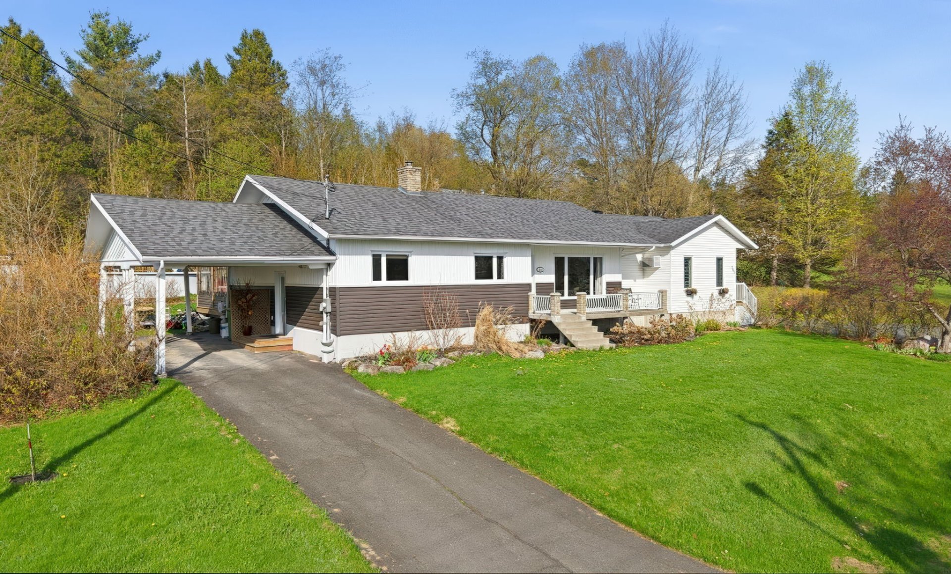 705 Av. Principale — photo 3