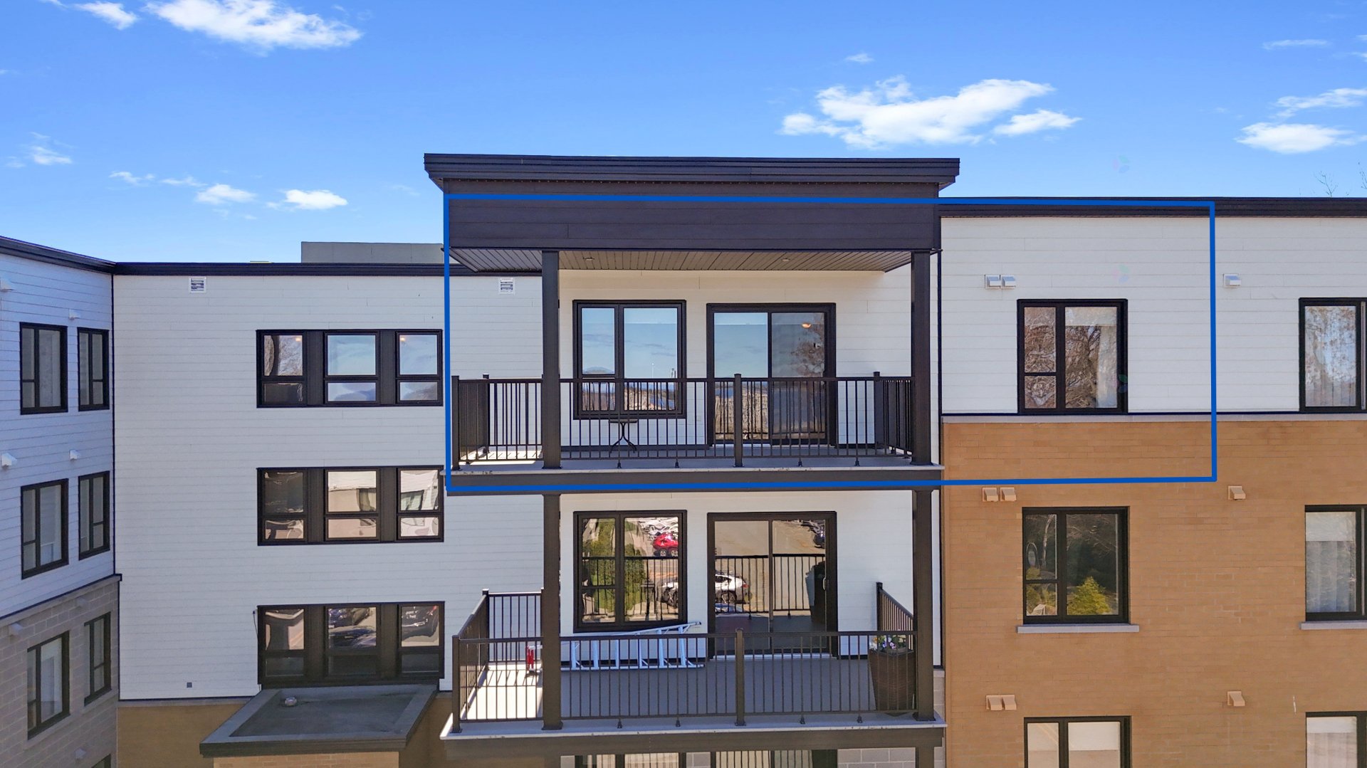 323 Rue St-Jean-Baptiste E. (#408) — photo 2