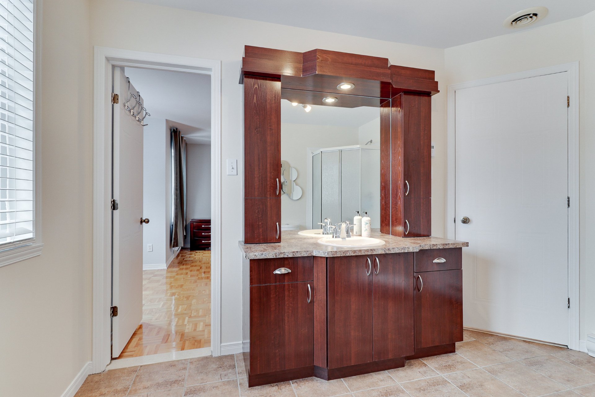 Salle de bains attenante à la CCP