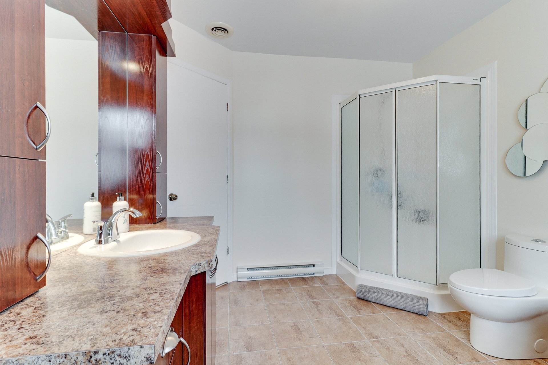 Salle de bains attenante à la CCP