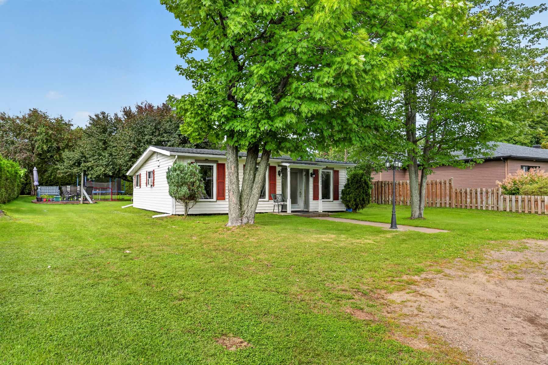 10400 Rue Notre-Dame O. — photo 2