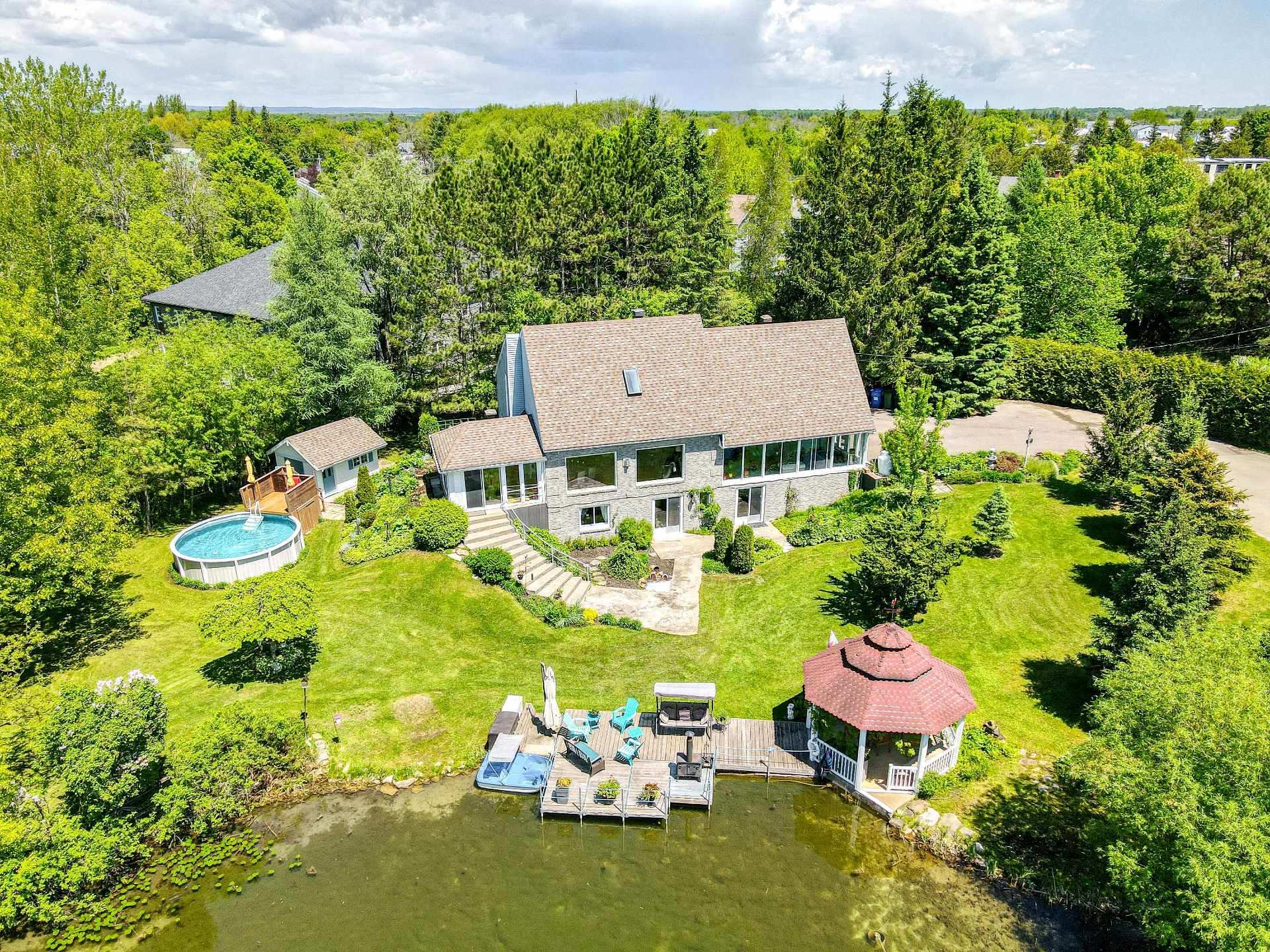 Maison à étages à vendre, Mirabel