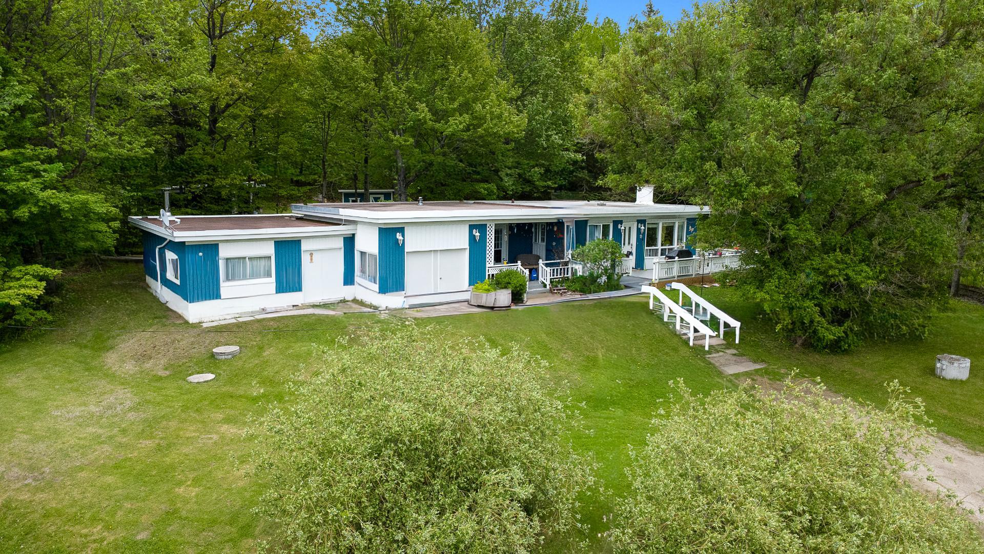 22 Ch. Léveillée — photo 1