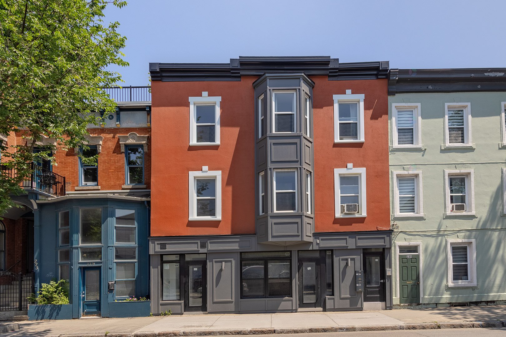 281-285 Rue de la Couronne — photo 1