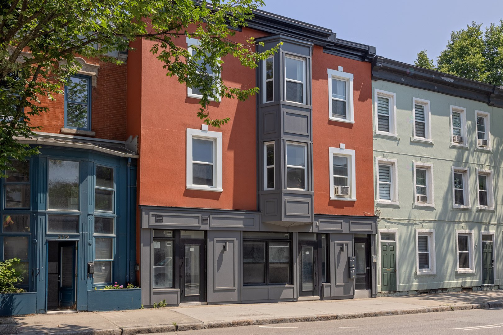 281-285 Rue de la Couronne — photo 3