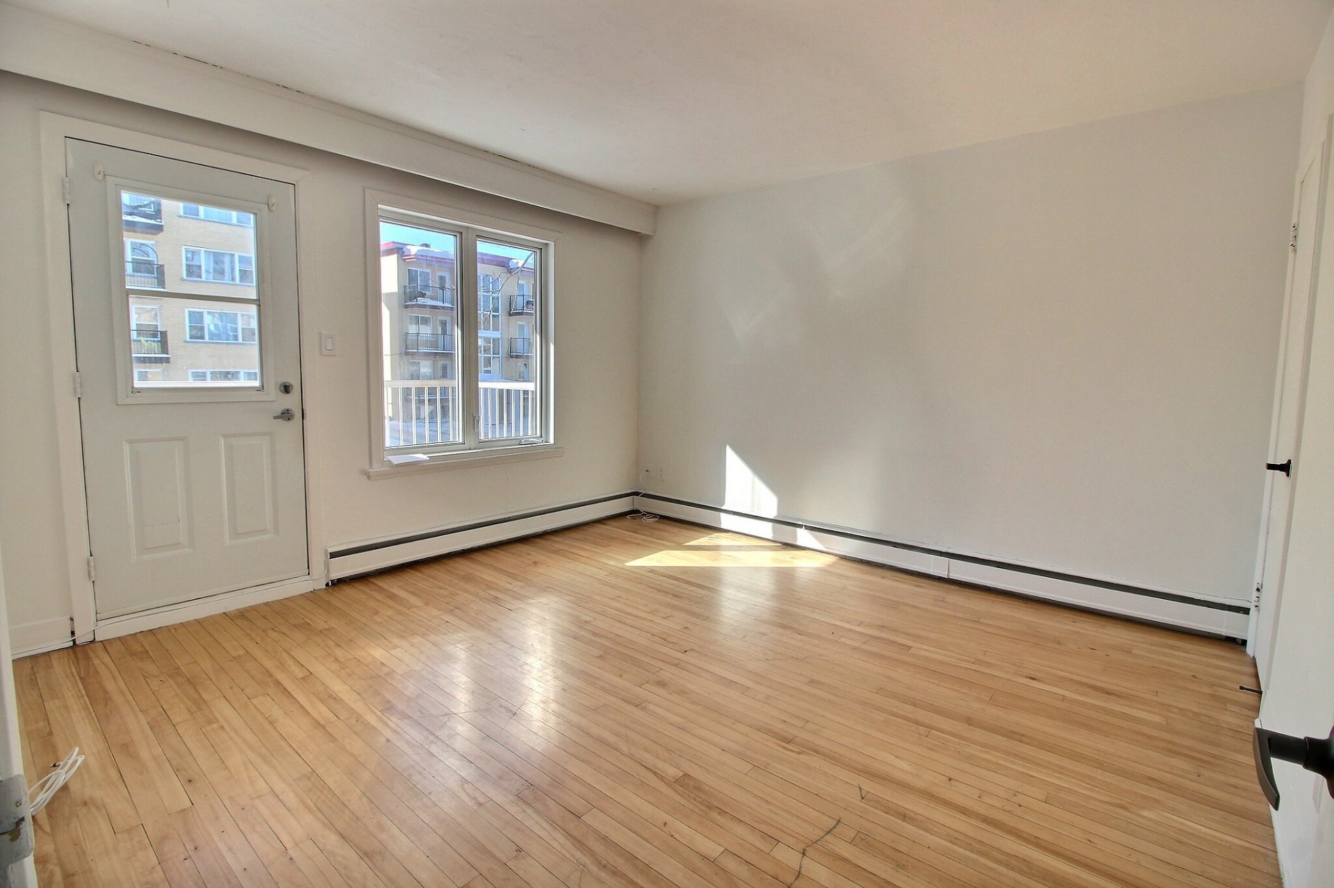 775 Av. Myrand — photo 2