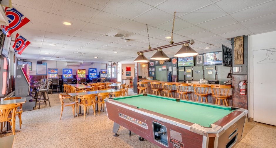 Bar