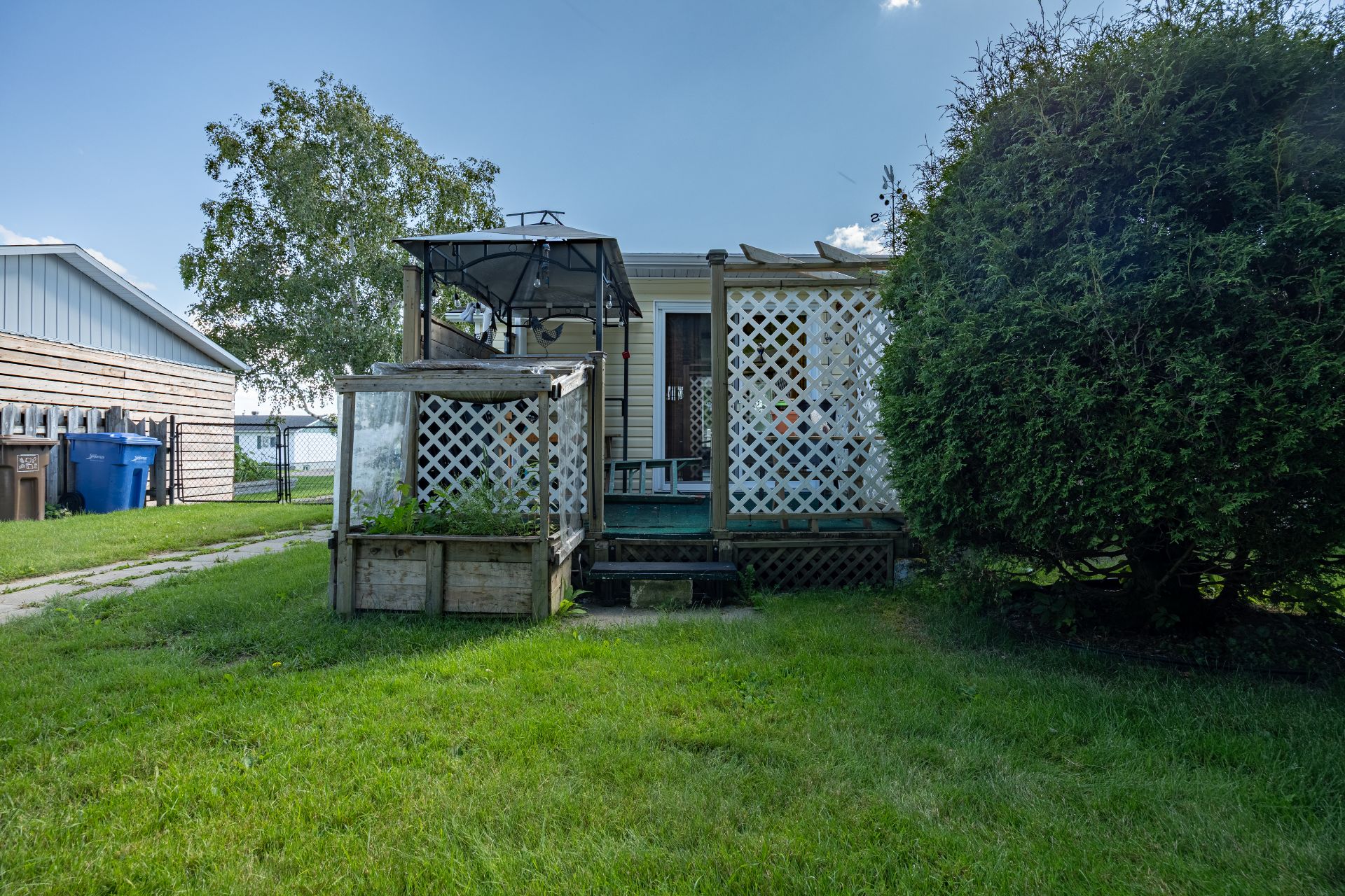 1198 Rue Ève — photo 3
