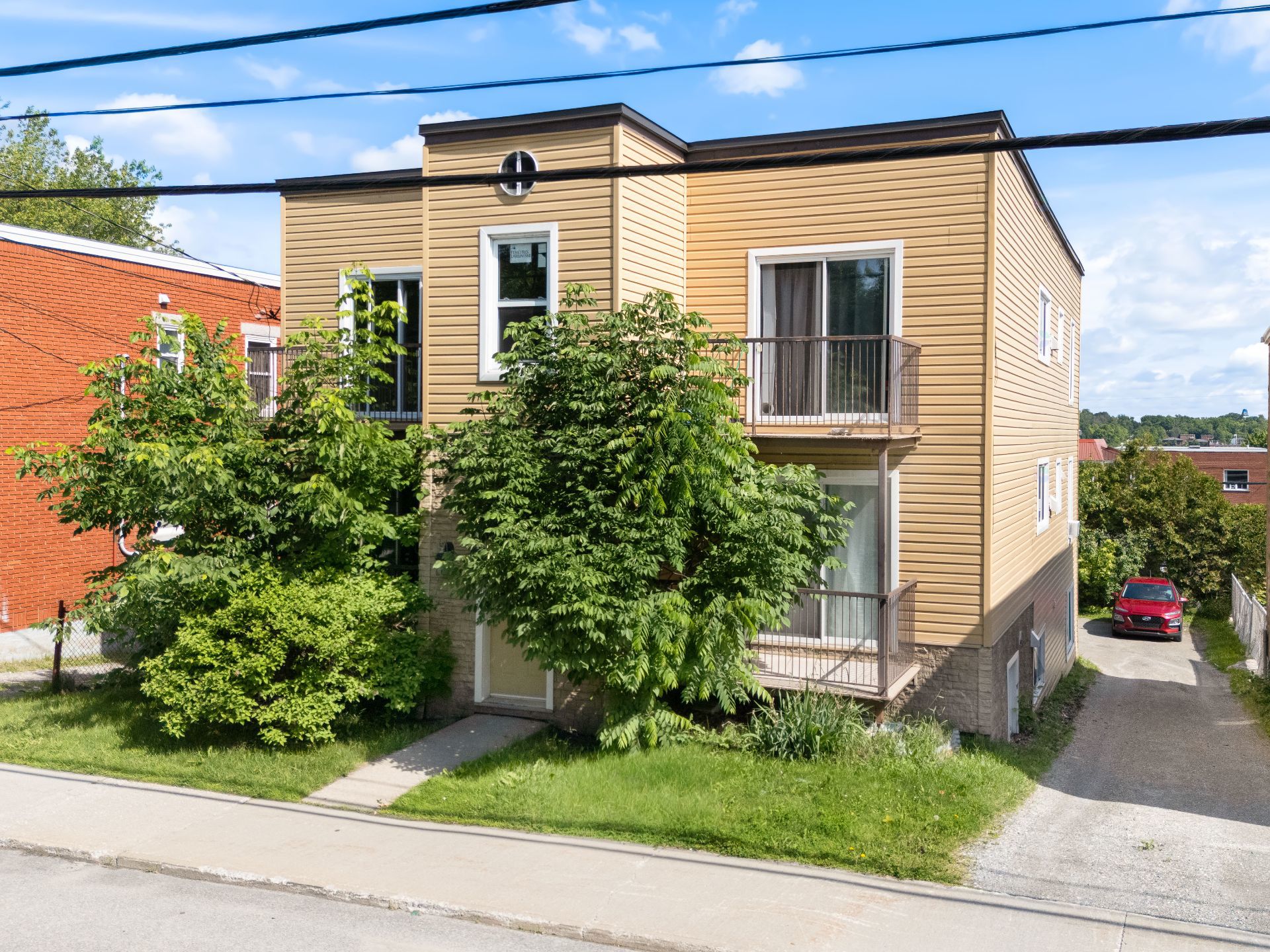 1383 Rue Denault — photo 1