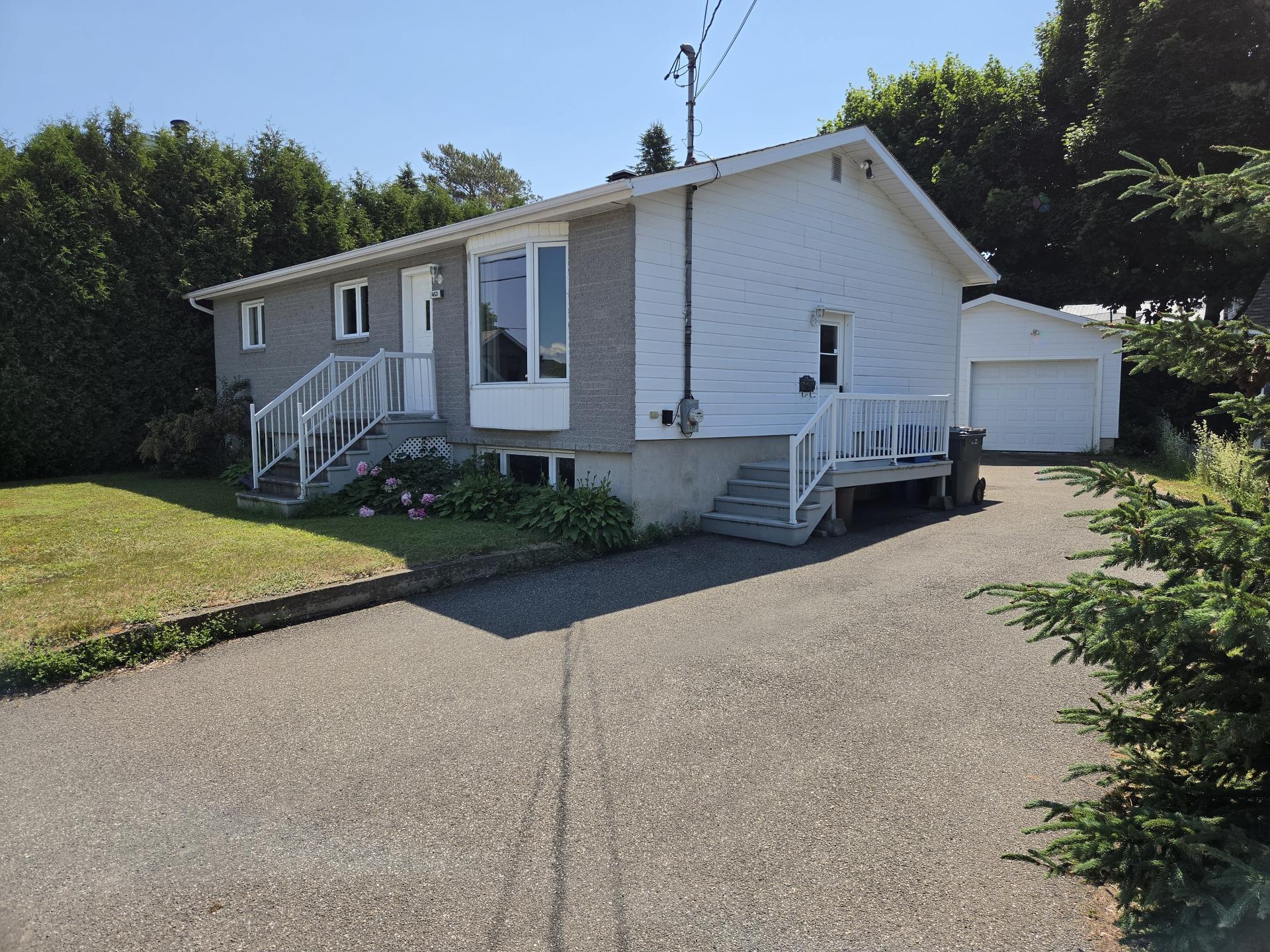 453 Rue Champlain — photo 1