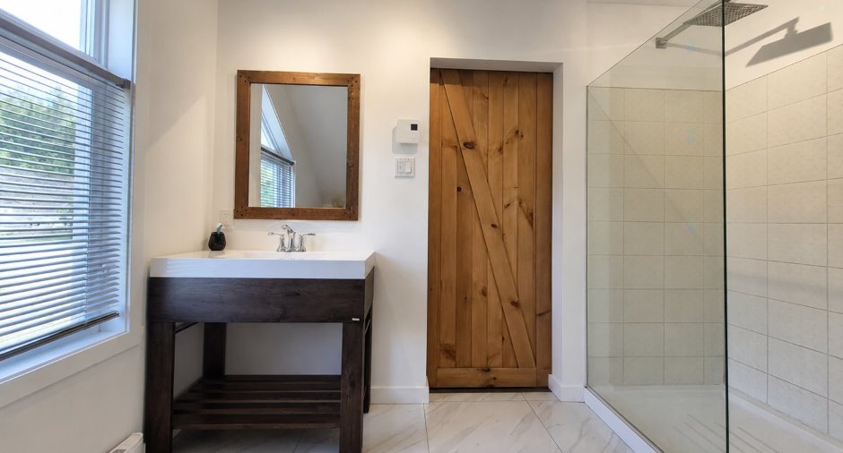 Salle de bains attenante à la CCP