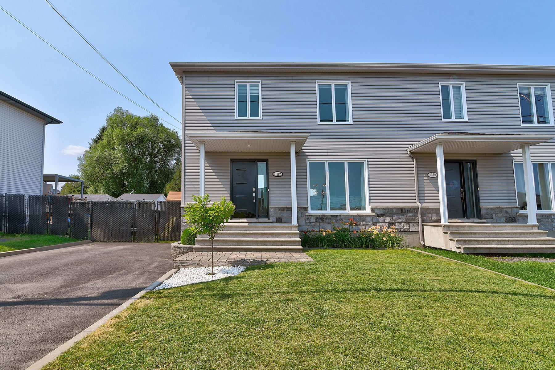 1212 Av. Bédard — photo 1