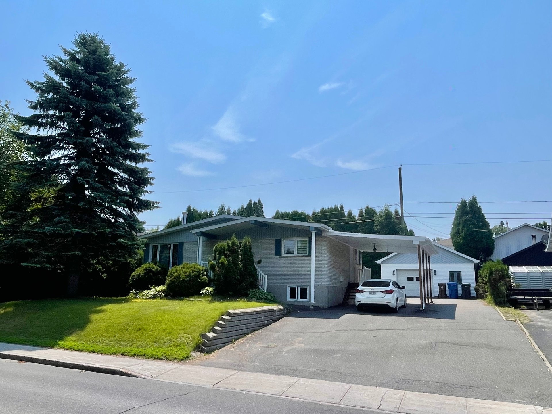 150 Boul. Auger O. — photo 1