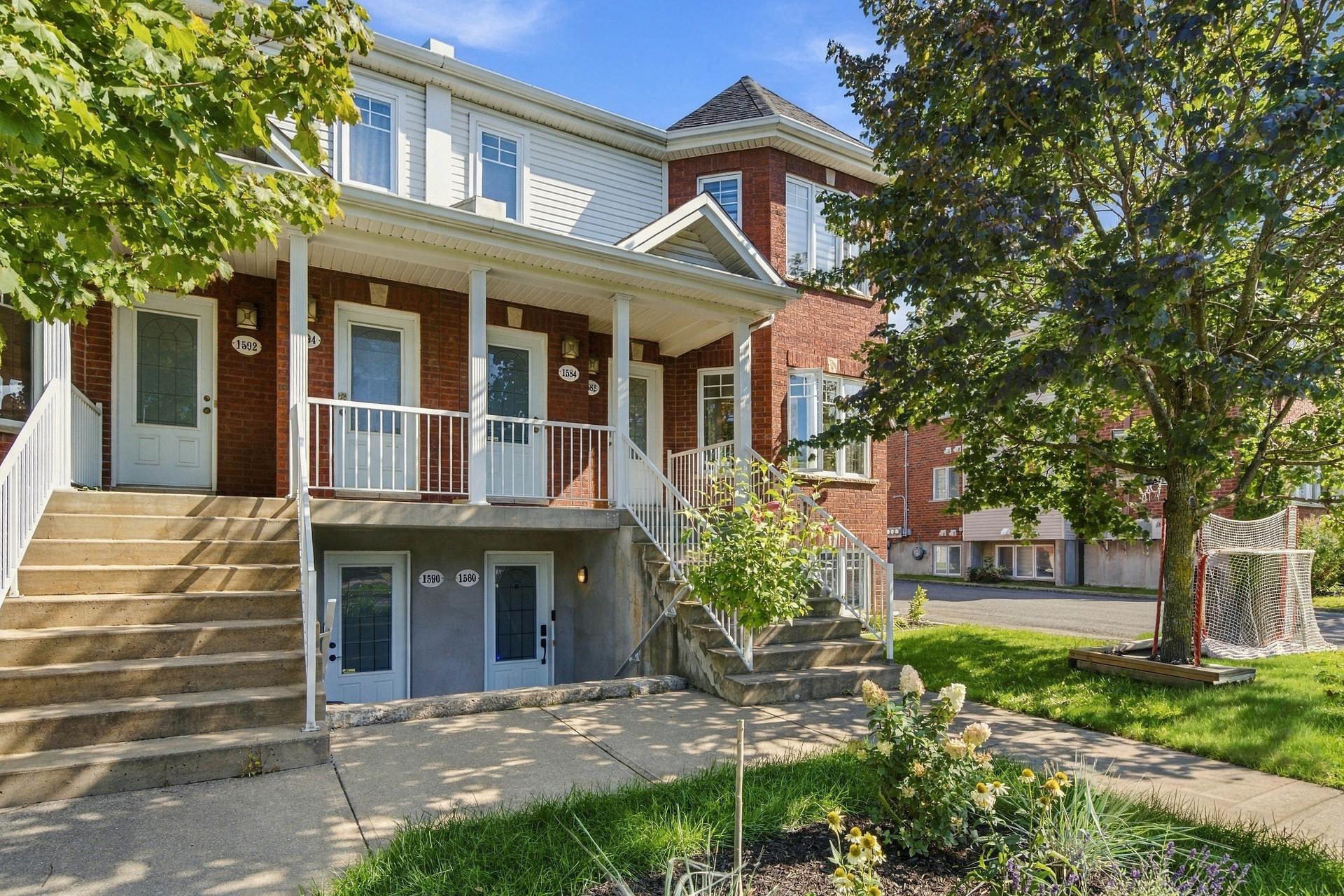 1582 Boul. Roberval E. — photo 3