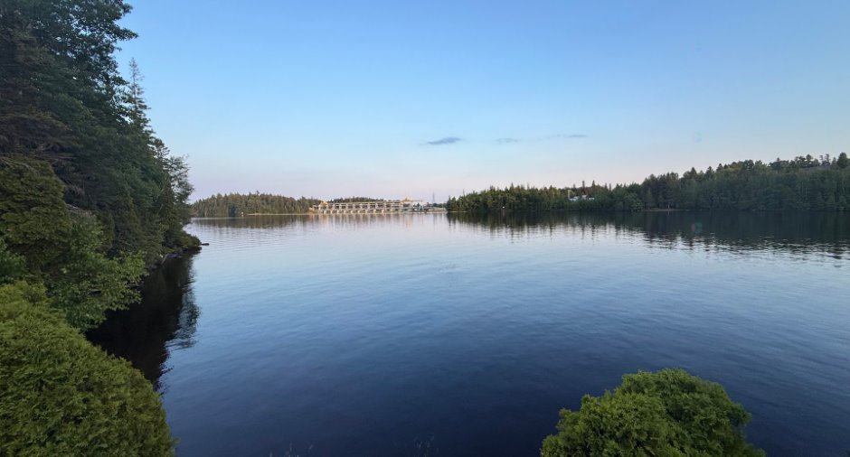 Vue sur l'eau