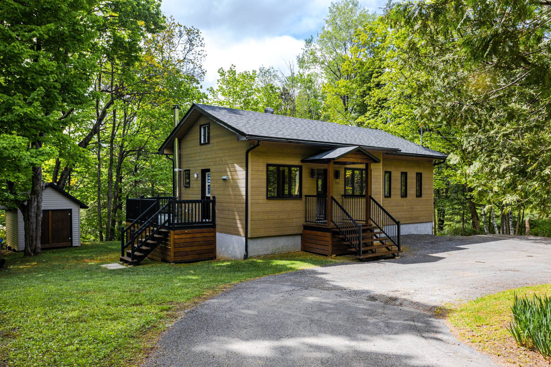 753 Ch. du Lac-de-l'Achigan — photo 1