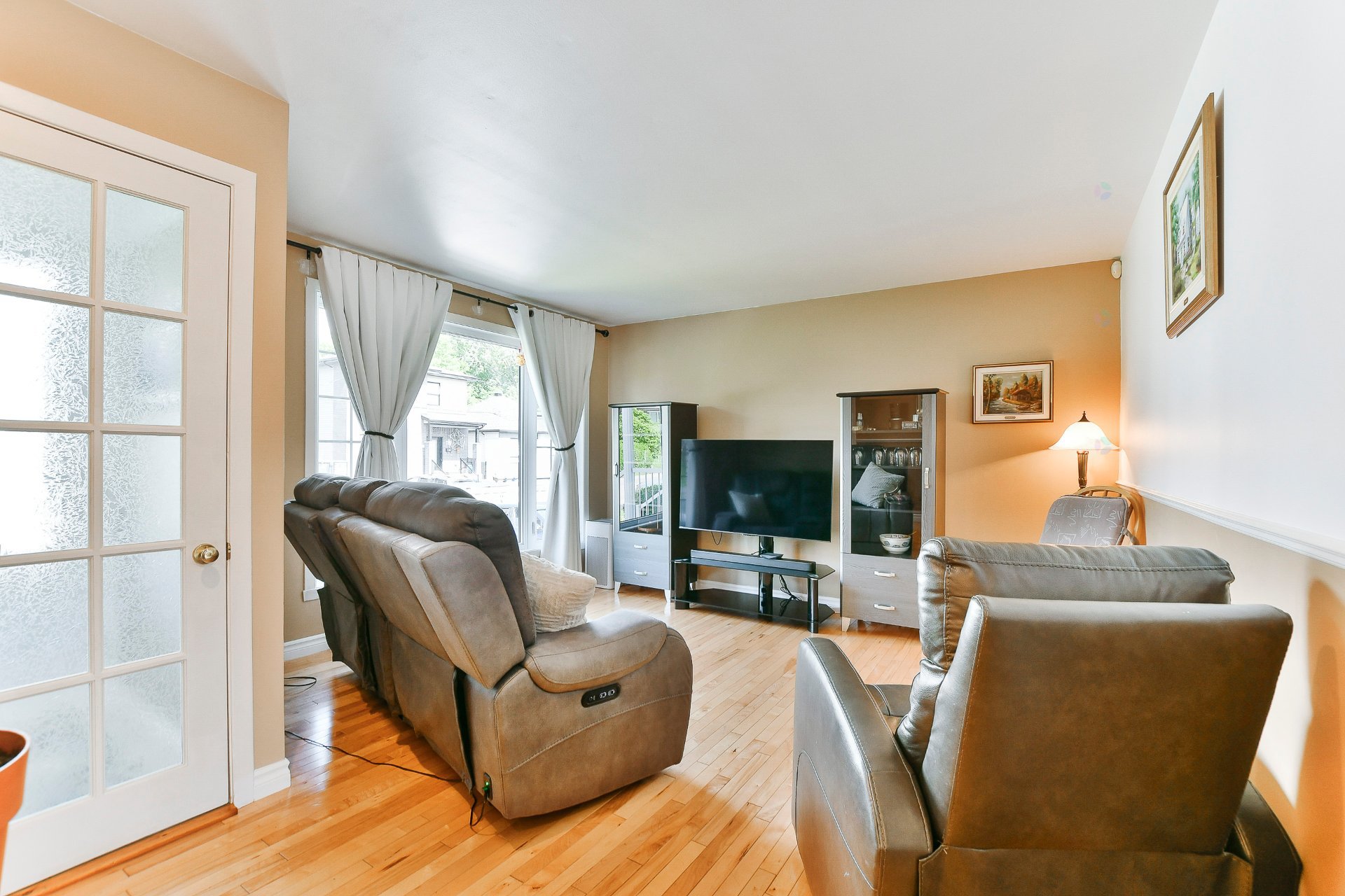 1126 44e Avenue — photo 3