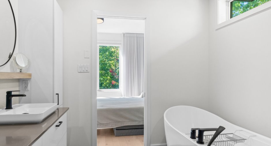 Salle de bains attenante à la CCP