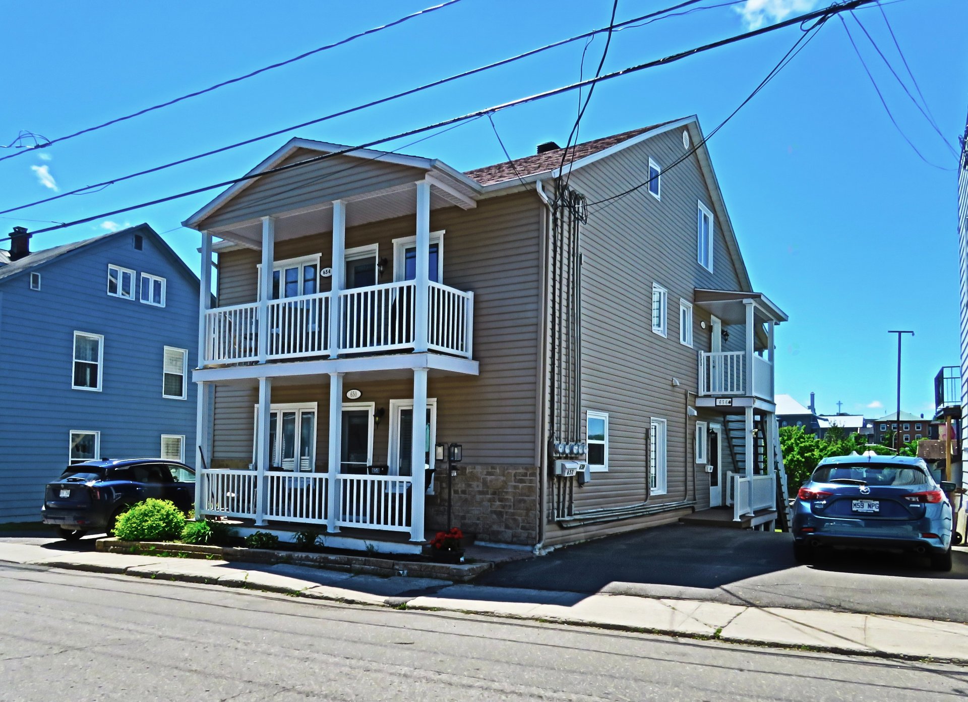 650-658 Rue Sauvé — photo 3