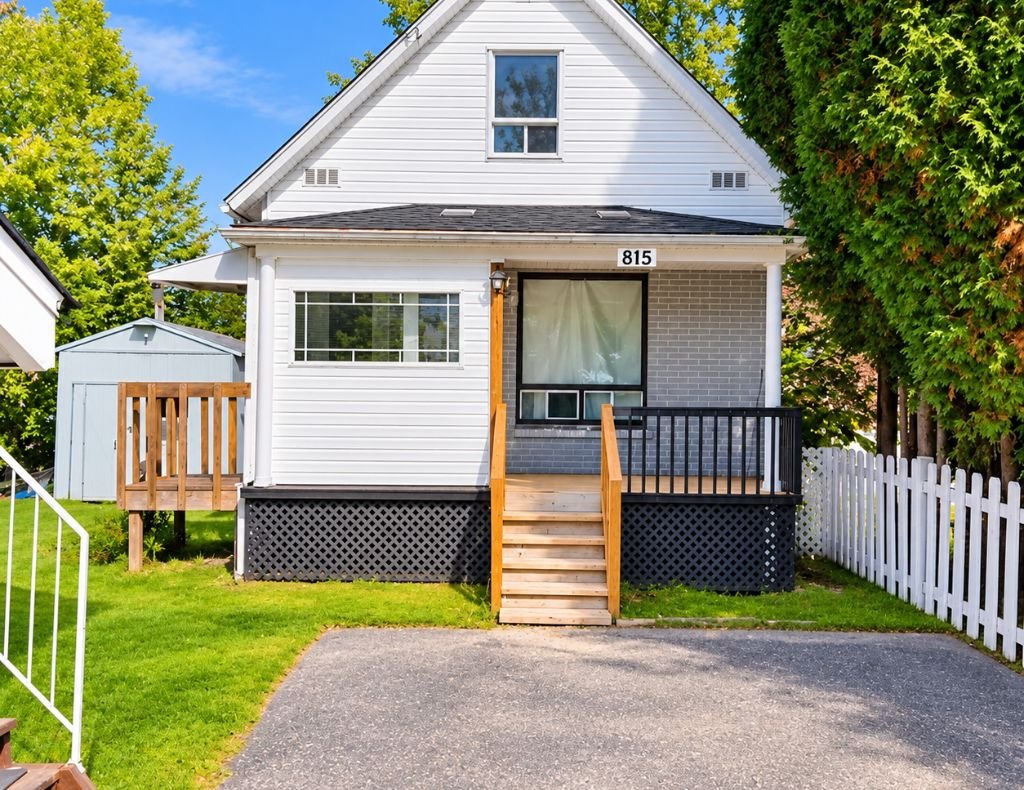 815 Rue St-Bernard — photo 1