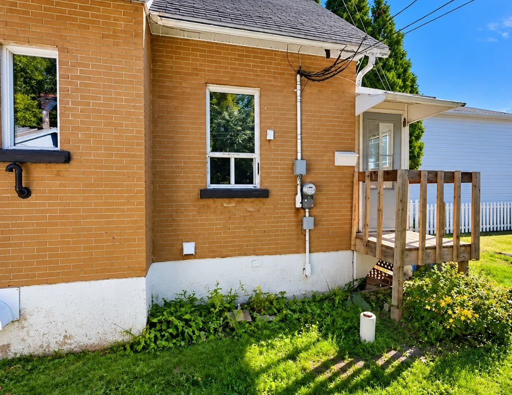 815 Rue St-Bernard — photo 2