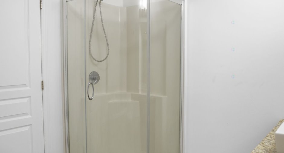 Salle de bains attenante à la CCP