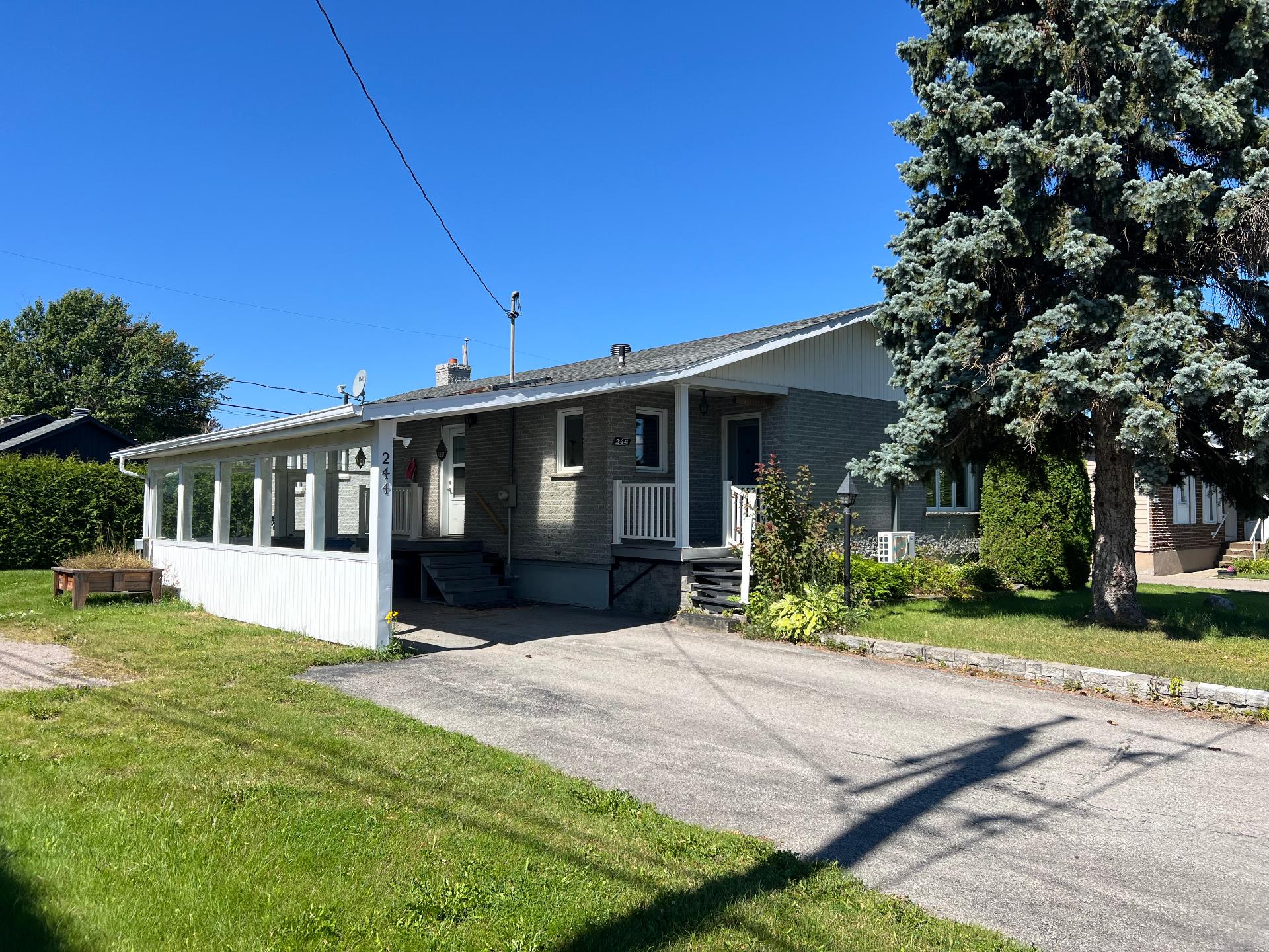 244 Rue St-André — photo 2