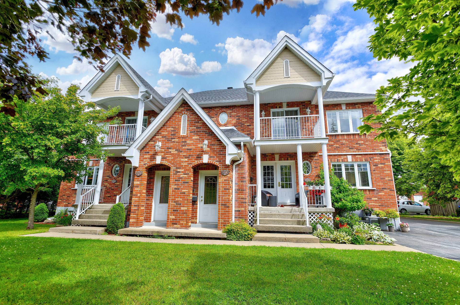 33 Av. des Champs-Élysées (#C) — photo 1