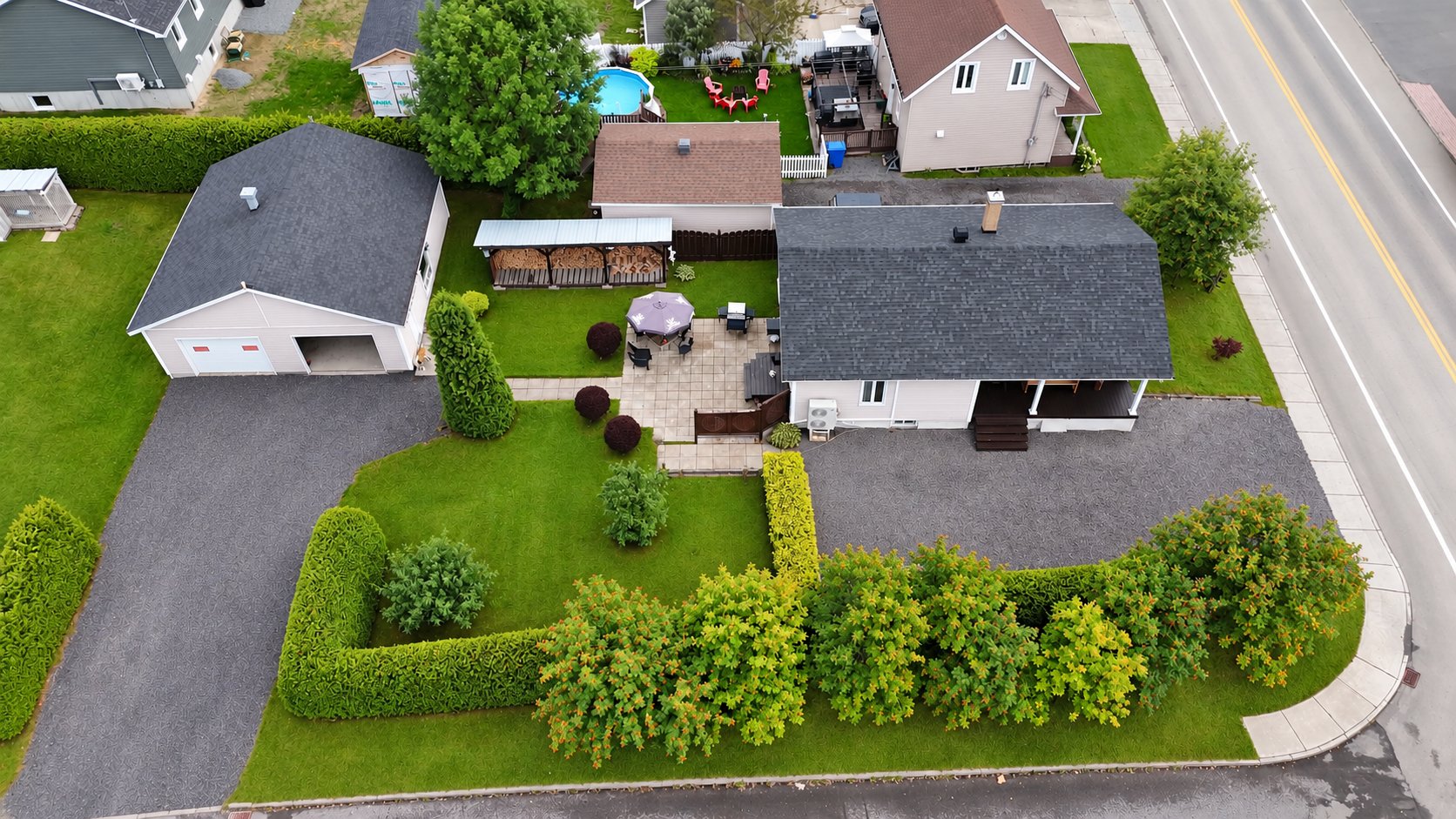 114 Boul. St-Benoit E. — photo 1