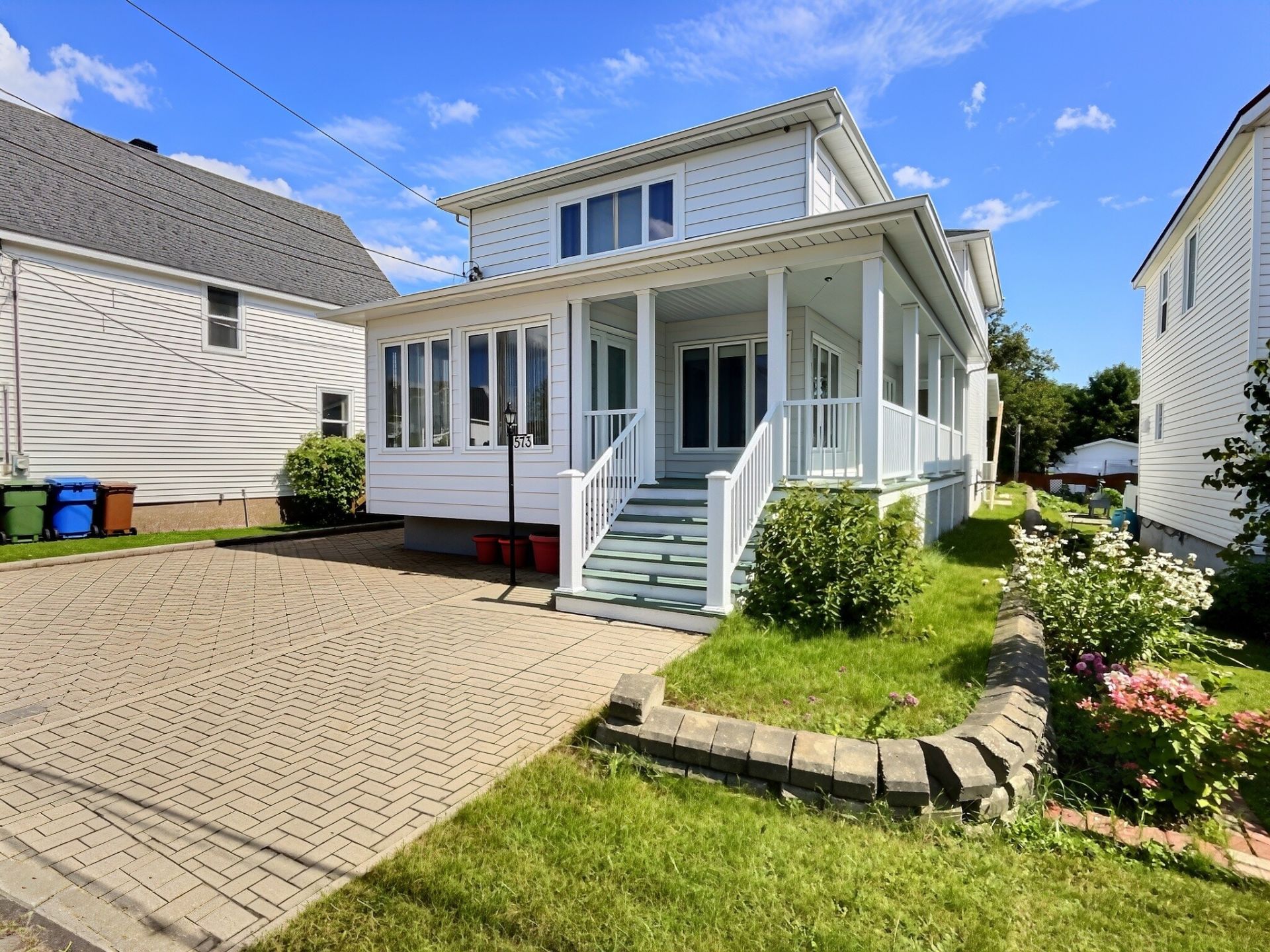 573 Av. Jacques-Cartier — photo 1