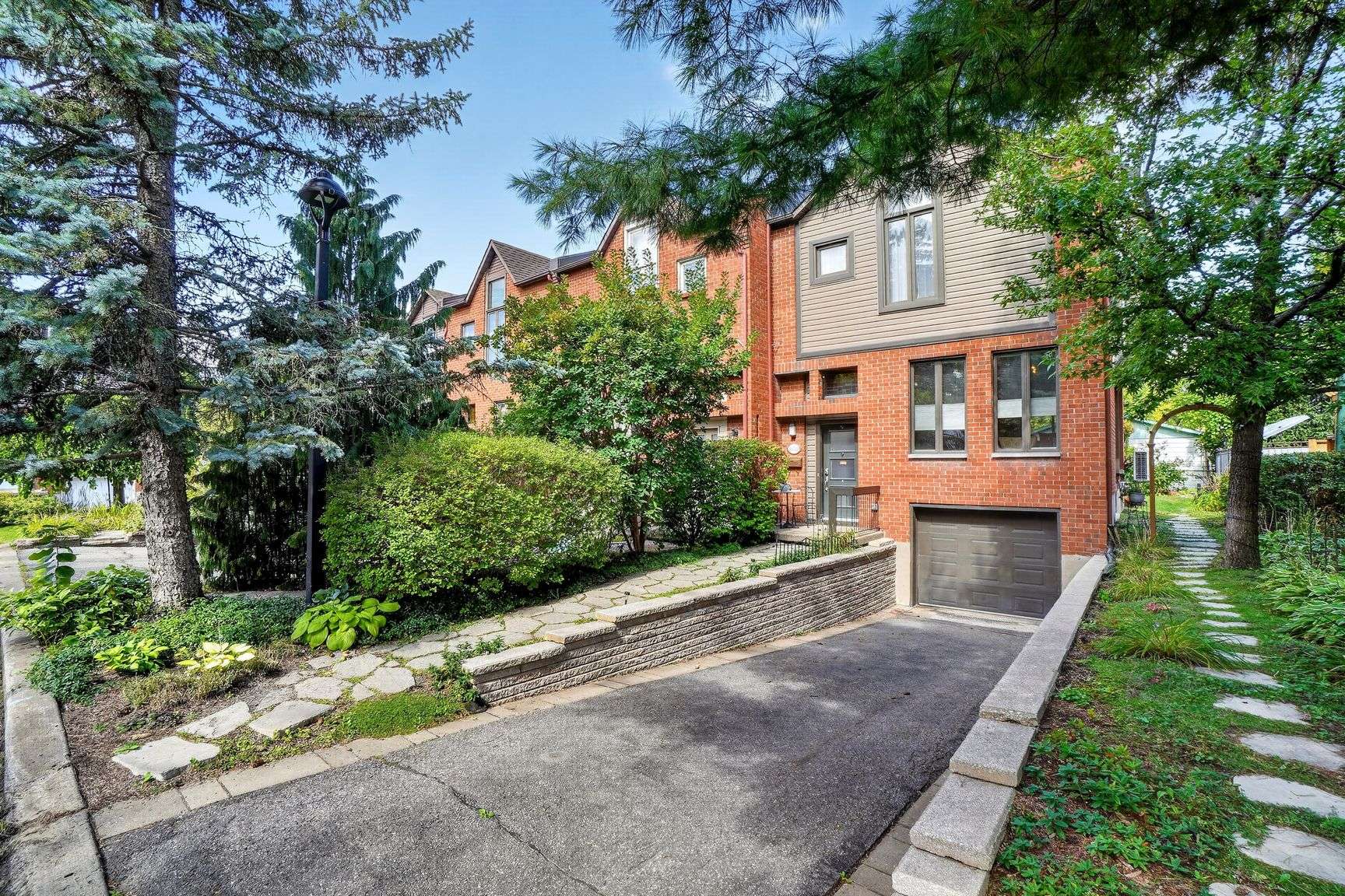 14729 Rue Notre-Dame E. — photo 1