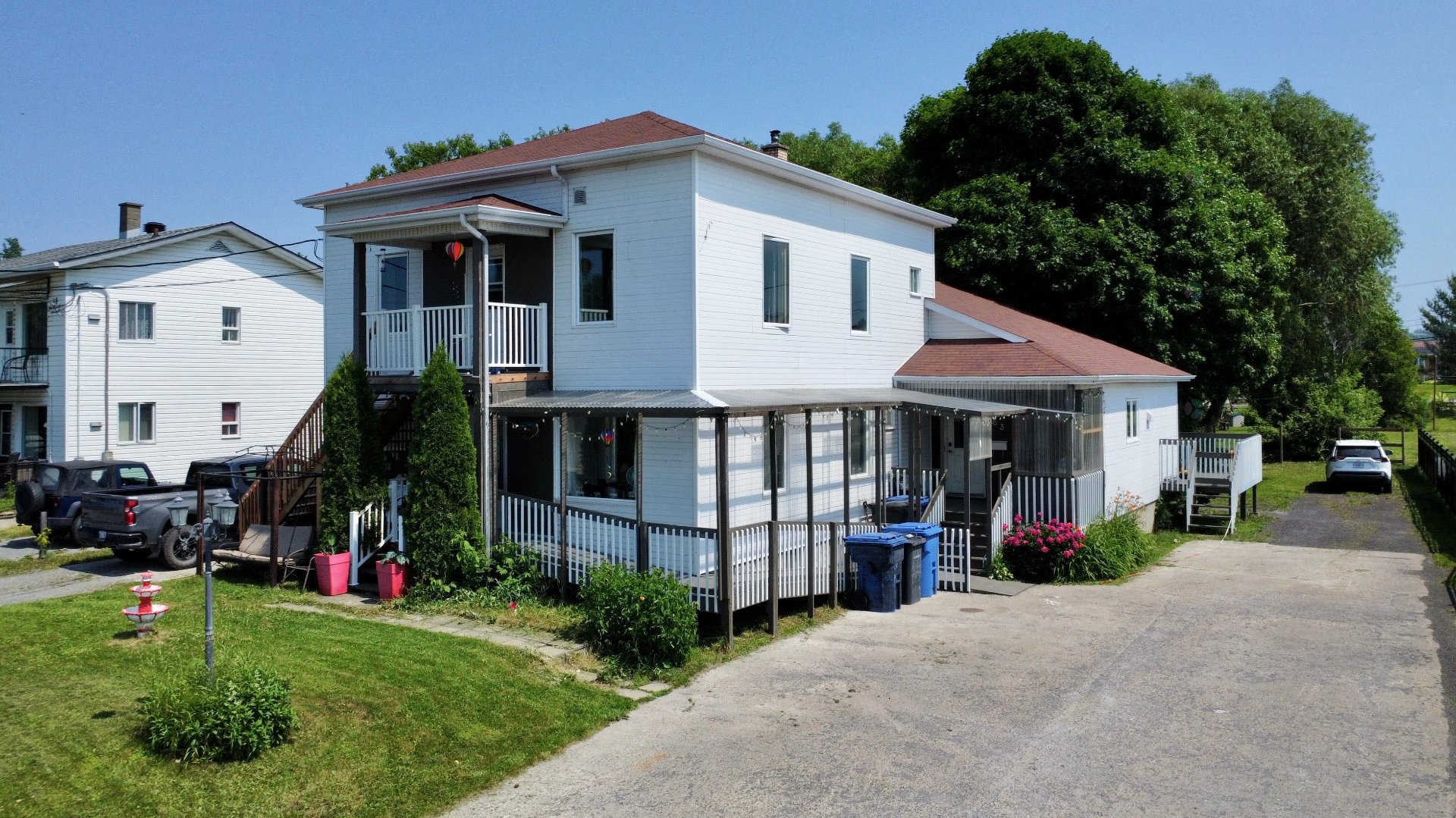 163 Av. Doucet — photo 1