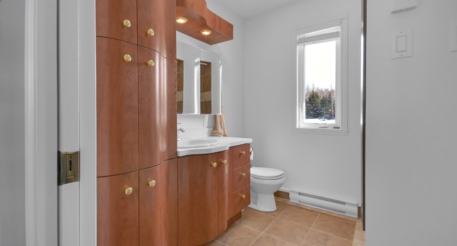 Ensuite bathroom