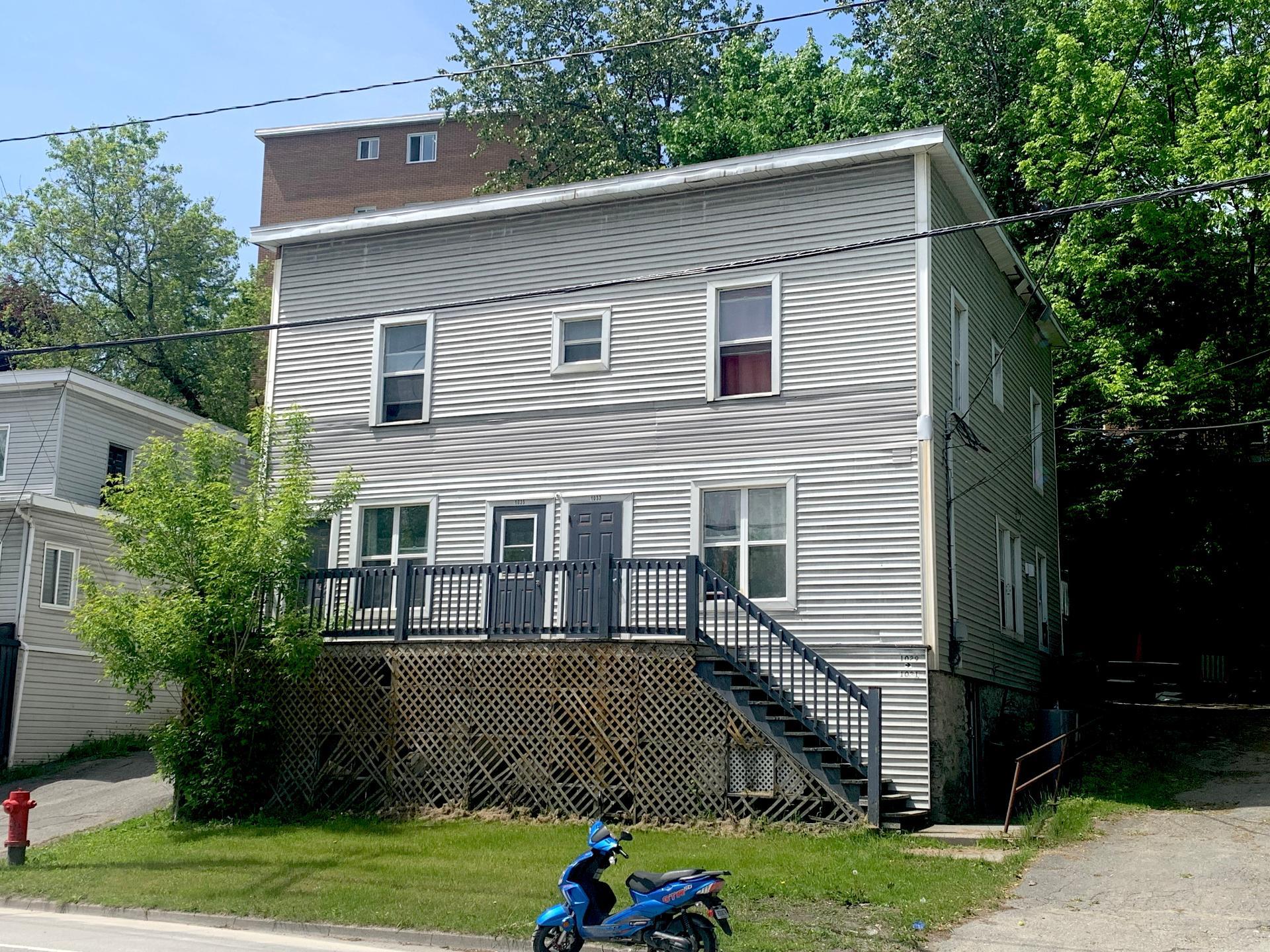 1029-1037 Rue Wellington S. — photo 1