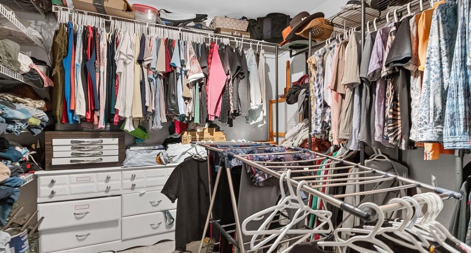 Walk-in closet