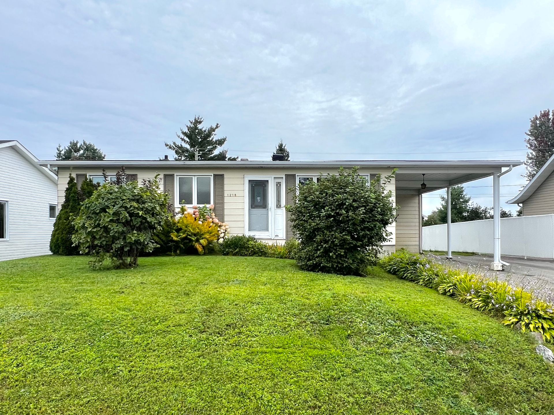 1216 Av. Ferland — photo 1