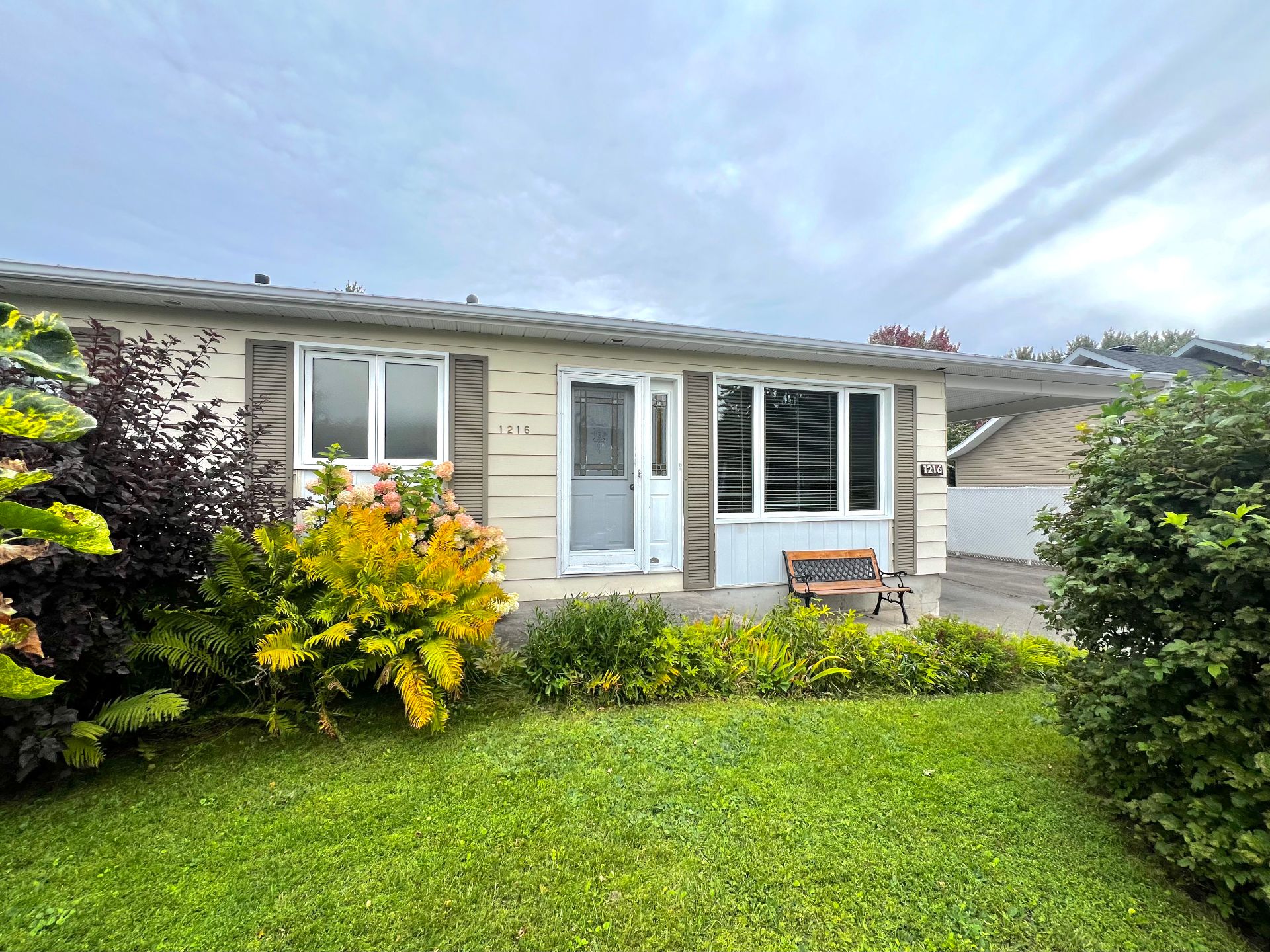 1216 Av. Ferland — photo 3