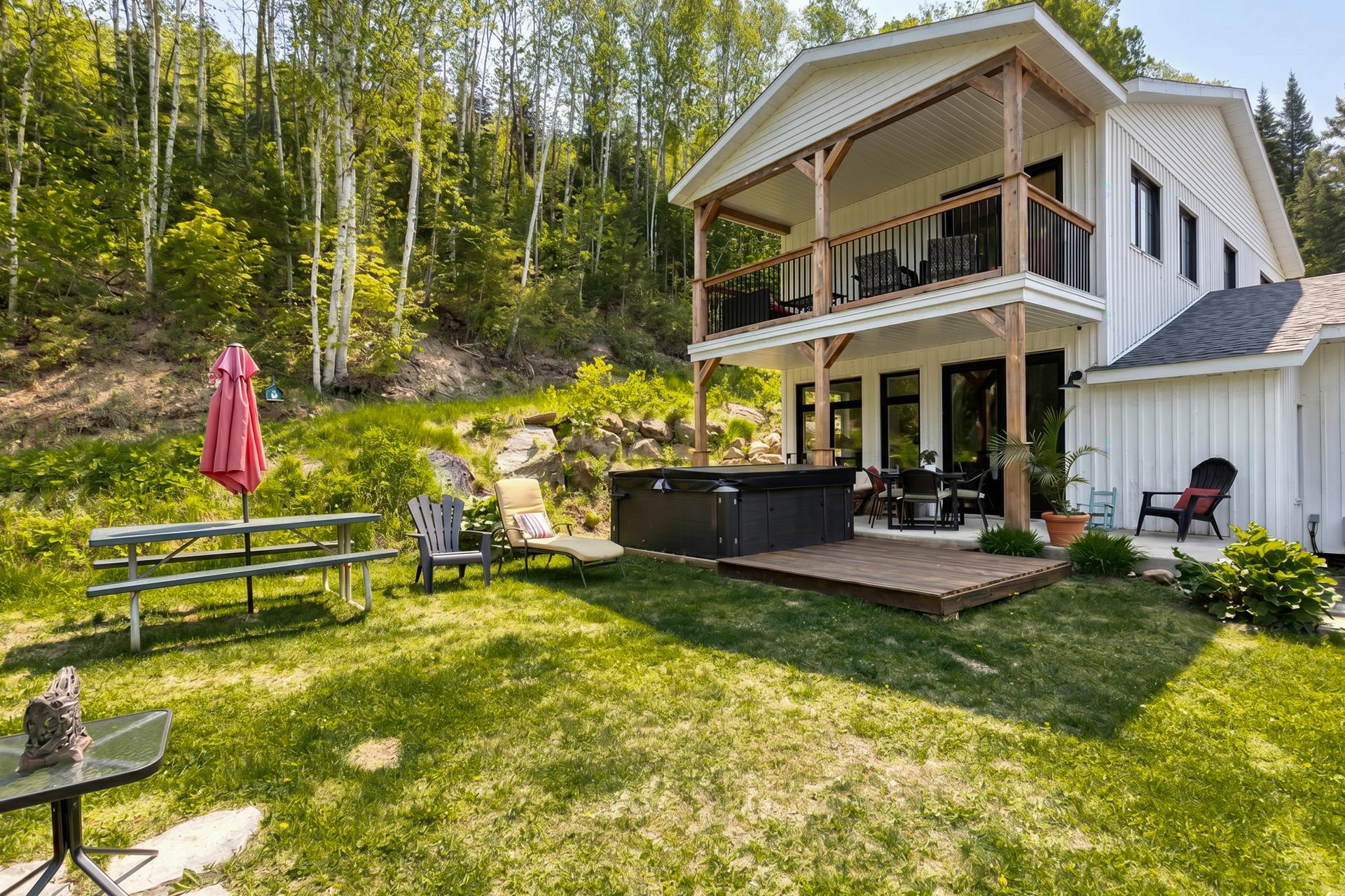 90 Ch. du Lac-St-Louis E. — photo 3