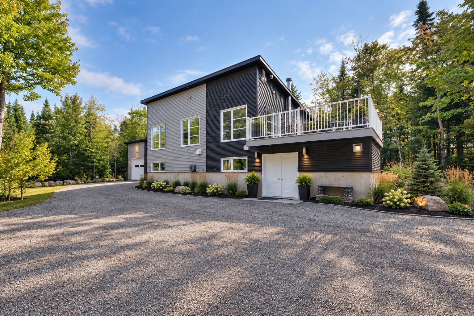 200 Ch. des Trois-Roches — photo 1