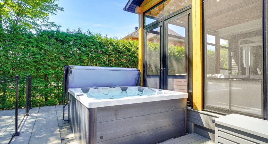 Hot tub